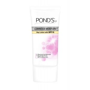 Luminous Moisture Day Lotion with SPF 15 product image